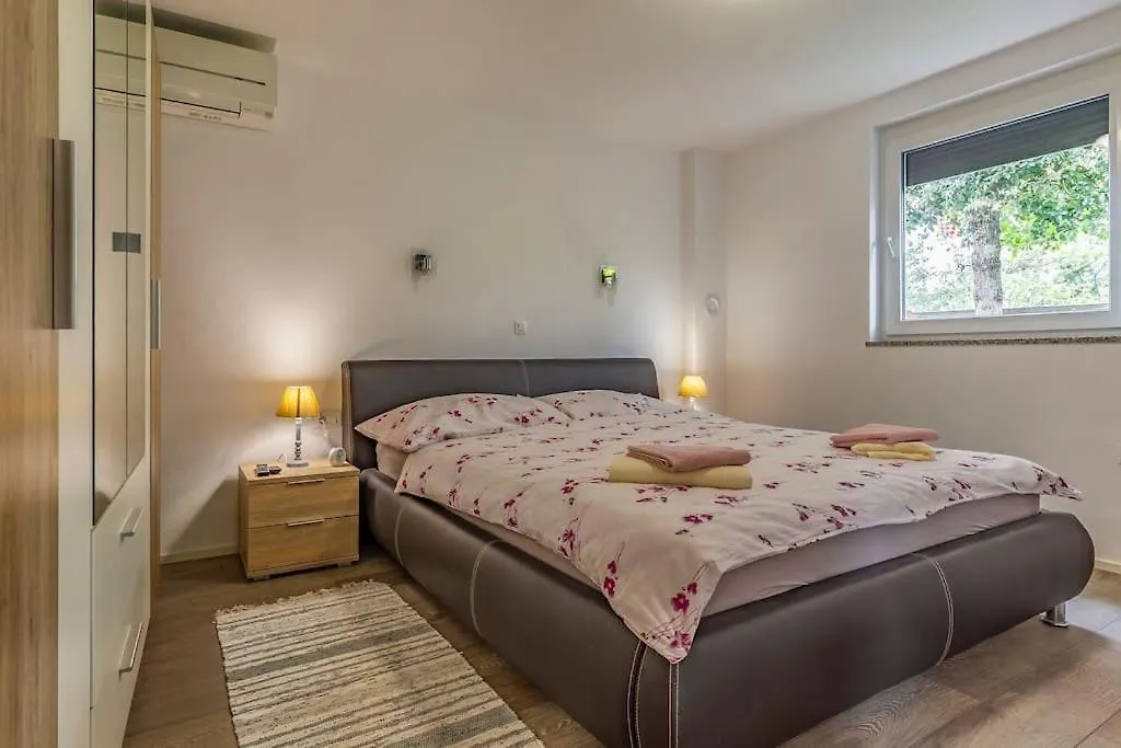 Villa Vrcevan Modernes Haus Mit Pool Medulin Croatia